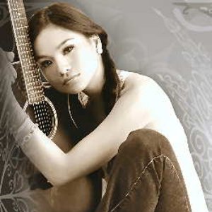 Julia Clarete 的头像