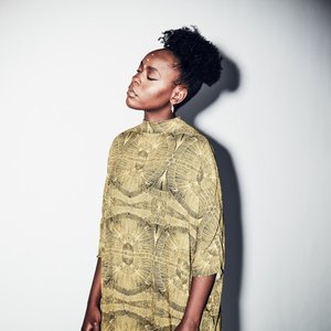 Esther Kirabo 的头像