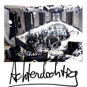 Achterdochtig, achterdochtig, achterdochtig