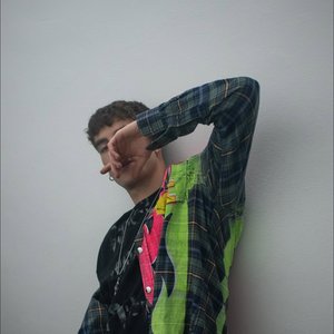 Dee Lonely 的头像