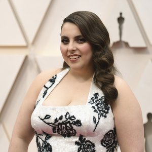 Beanie Feldstein 的头像