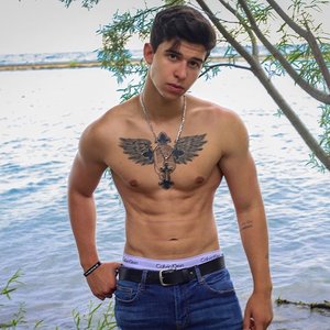 Cam Bogle 的头像
