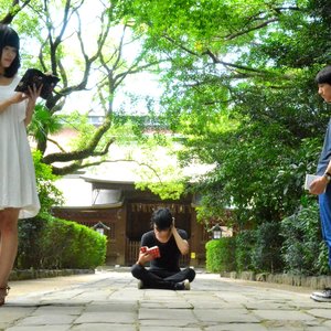 Girl in a blue skirt 的头像
