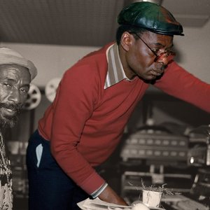 Sid Bucknor 的头像