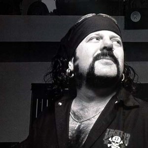 “Vinnie Paul”的封面