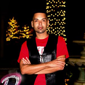 M2X & Mark Velazquez 的头像