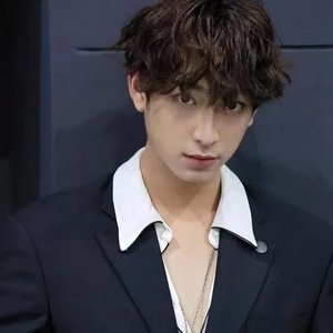 Chimon Wachirawit 的头像