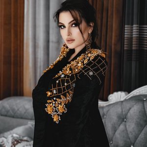 Farzonai Khurshed 的头像