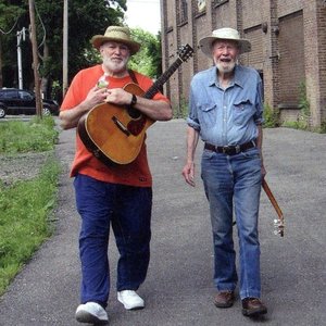Pete Seeger & Lorre Wyatt 的头像