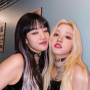 YUQI [feat. MINNIE ] 的头像