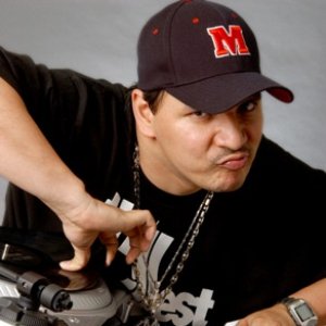 Mix Master Mike için avatar