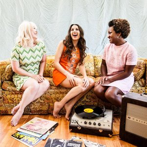 'Charlie Faye & The Fayettes' için resim