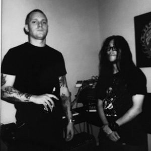 alone in my room 的头像