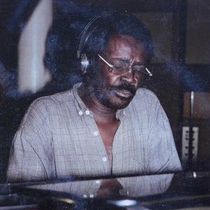 Larry Willis Trio 的头像