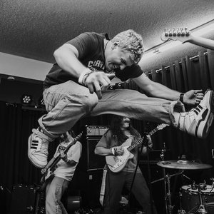 Everybody Takes One 的头像