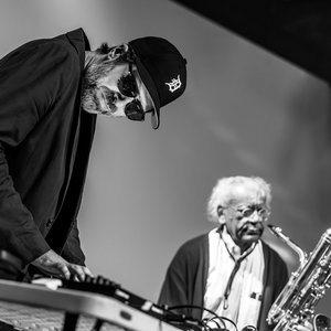 Wolf Eyes & Anthony Braxton 的头像