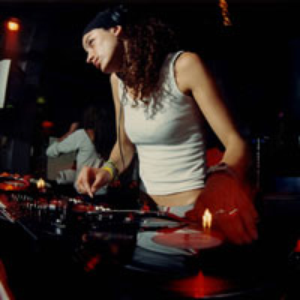 Elisa Do Brasil photo provided by Last.fm