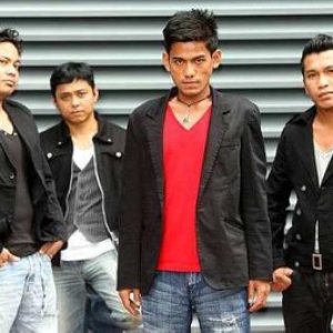 Azlan & The Typewriter 的头像
