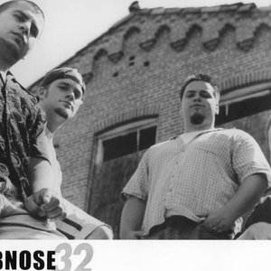 SNUBNOSE 32 的头像
