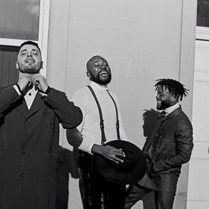 Young Fathers 的头像