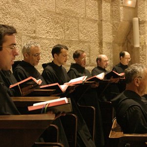 “Coro de monjes del Monasterio Benedictino de Santo Domingo de Silos”的封面