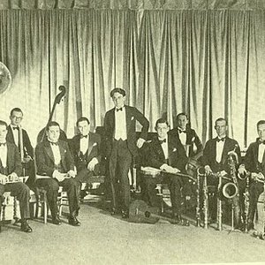 Don Voorhees and His Orchestra 的头像