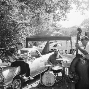 Lobo Jones & the Rhythm Hounds 的头像