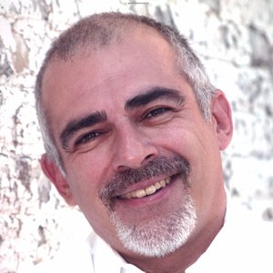 John Herrera 的头像