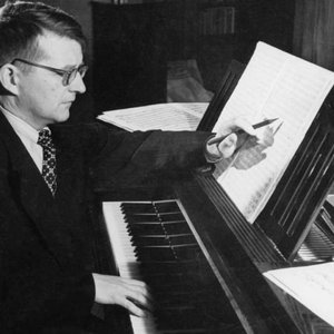 “Shostakovich, Dmitri Dmitriyevich”的封面