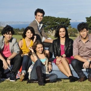 Jonas Brothers, Selena Gomez, Demi Lovato, Miley Cyrus 的头像