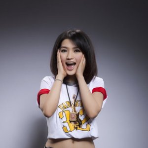 丁丁 (Ding Ding) 的头像