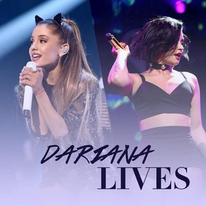 “Dariana Lives”的封面