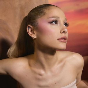 Ariana Grande 的头像