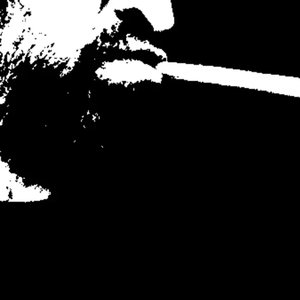 Je fume des clopes dans un blockhaus noir parce que je suis déprimé
