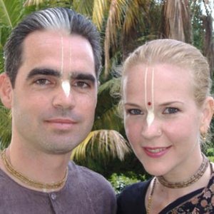 Sudevi & Kishori Mohan 的头像