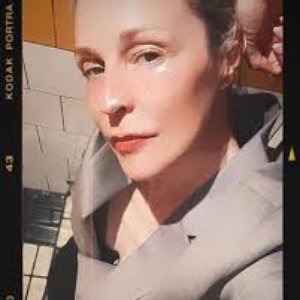 Holly Natasja 的头像