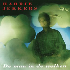 De man in de wolken
