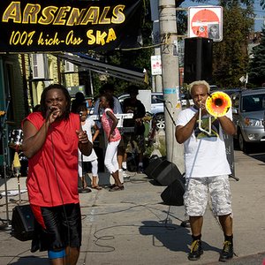 “Arsenals”的封面