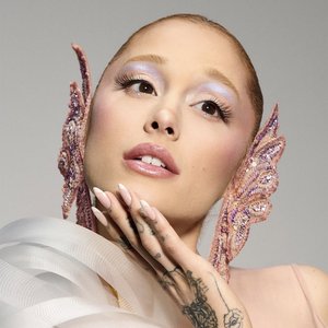 Ariana Grande 的头像
