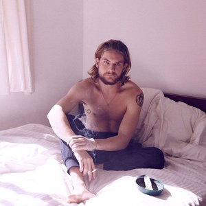 Jake Weary 的头像