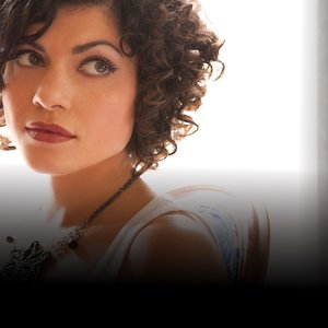 Avatar for Carrie Rodriguez & the Sacred Hearts