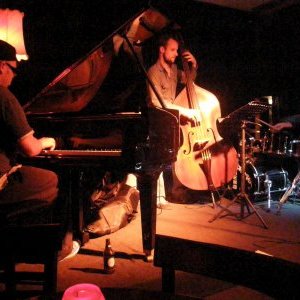 Aaron Choulai Trio 的头像