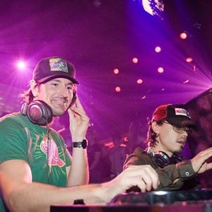 Housequake Ft. Anita Kelsey 的头像
