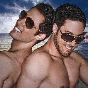 Perry Twins 的头像