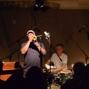 Decoy with Joe McPhee 的头像