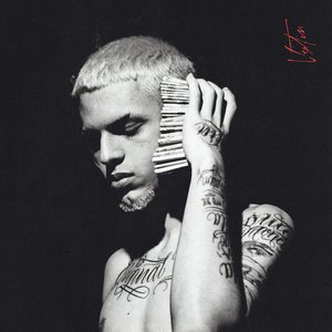 De boa ouvindo um som