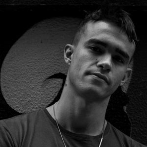 Victor Bari 的头像