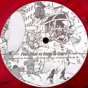 Peur Bleue vs. Rouge De Colère