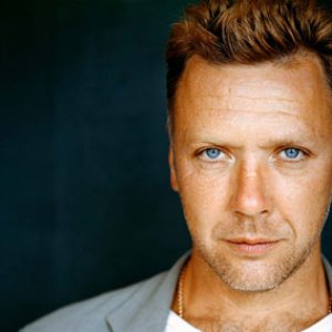 Mikael Persbrandt 的头像