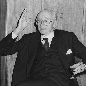 Hayek 的头像